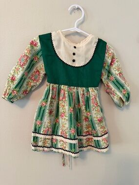Mini World Green Floral Vintage-Style Girls Dress